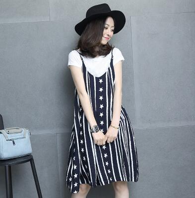 條紋吊帶兩件套連衣裙 條紋吊帶兩件套連衣裙